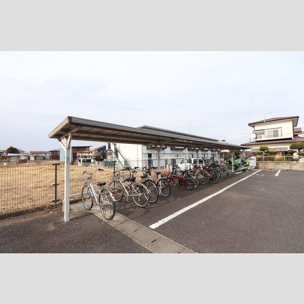 現地周辺 (駐輪場)