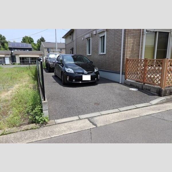 駐車場 (駐車場(102号室))