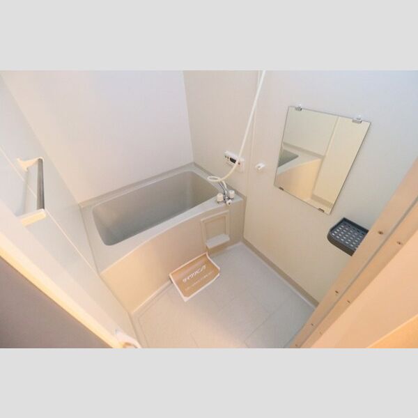 バス (追い焚き給湯式浴室)