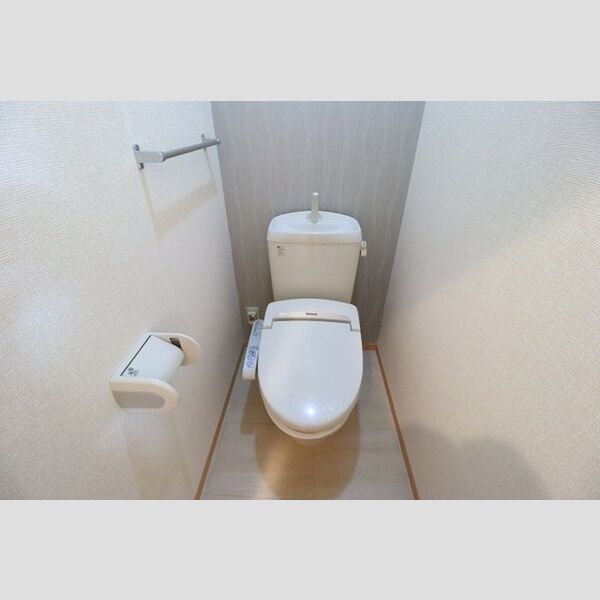 トイレ (温水洗浄暖房便座)