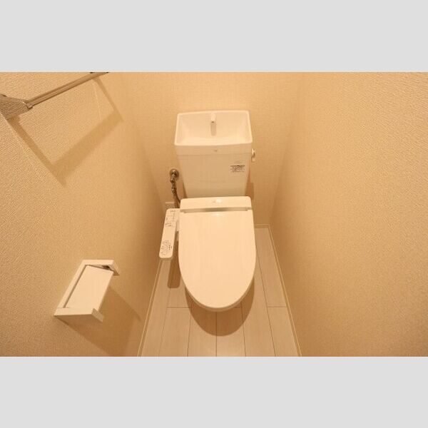 トイレ (温水洗浄暖房便座)