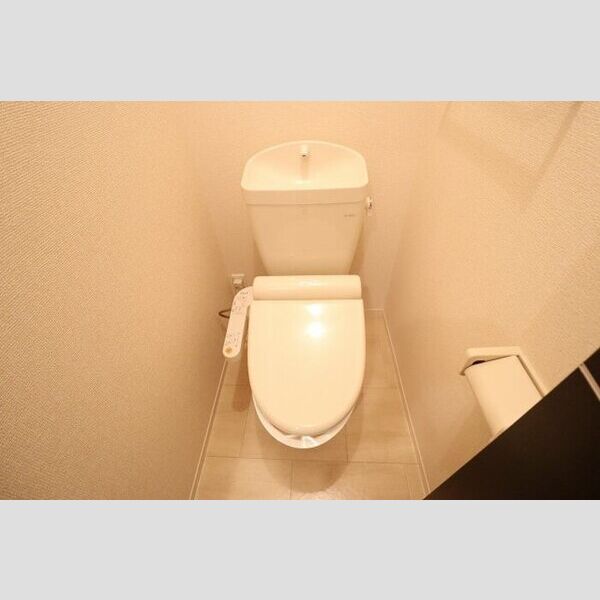 トイレ (温水洗浄暖房便座)