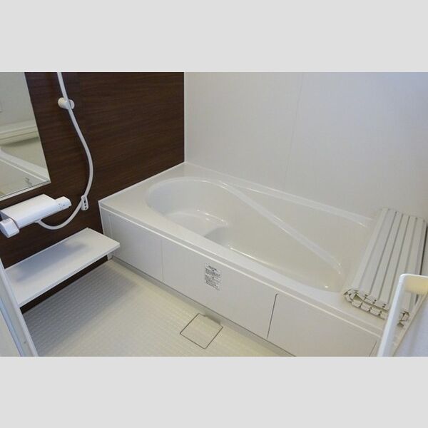 バス (追い焚き給湯式浴室　浴室換気乾燥機付)