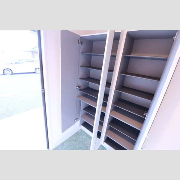 玄関 (トールタイプの姿見付シューズボックス)