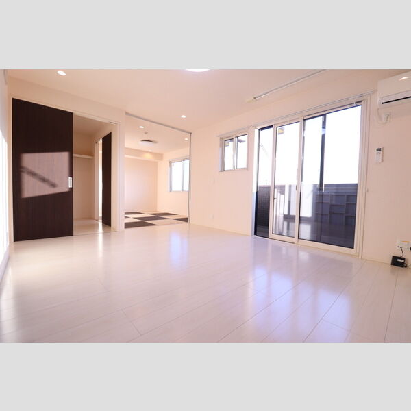 居室・リビング (リビング全景)