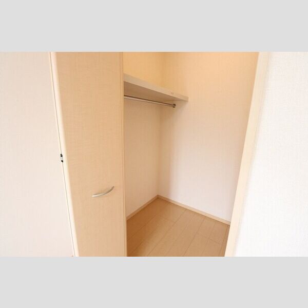 収納 (ウォークインクローゼット)