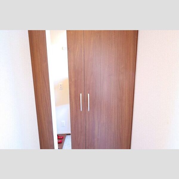 玄関 (トールタイプの姿見付シューズボックス)