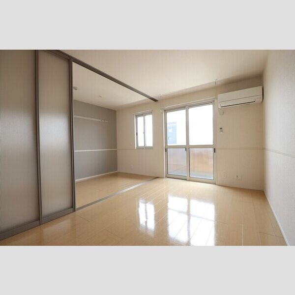 その他 (リビング全景(別角度))