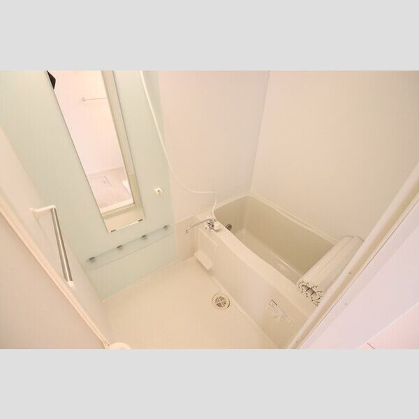 バス (追い焚き給湯式浴室)