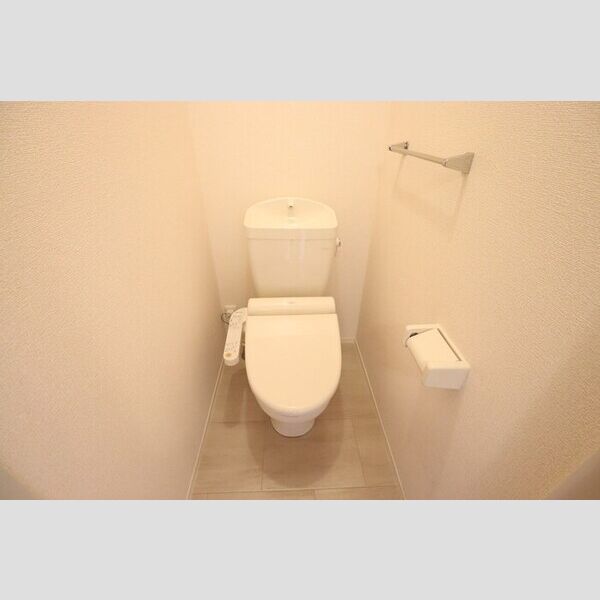 トイレ (温水洗浄暖房便座)