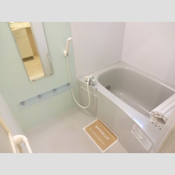 バス (追い焚き給湯式浴室)