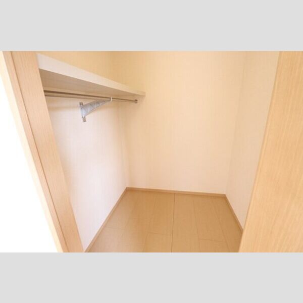 収納 (ウォークスルークローゼット)