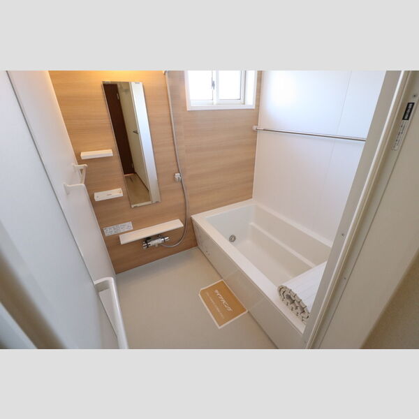 バス (追い焚き給湯式浴室(小窓・浴室換気乾燥機付))