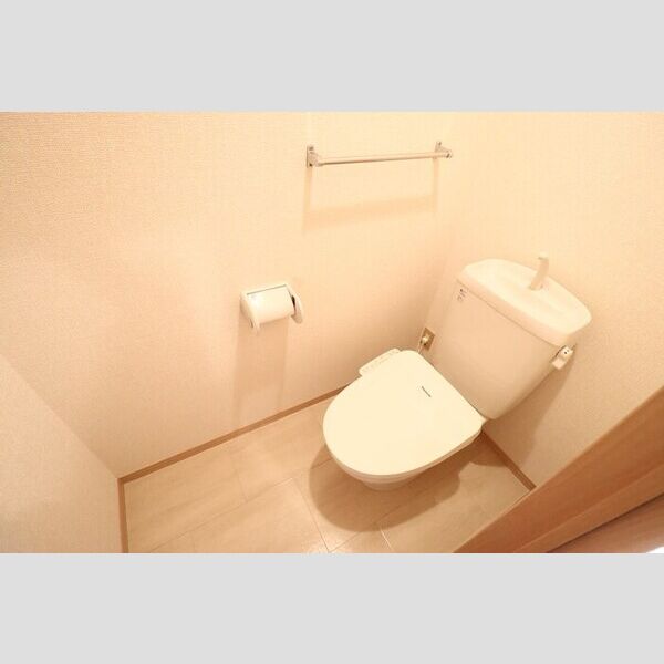 トイレ (温水洗浄暖房便座)