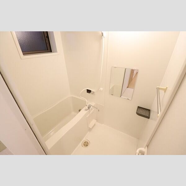 バス (追い焚き給湯式浴室(小窓付))