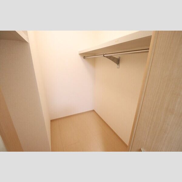 収納 (ウォークインクローゼット)