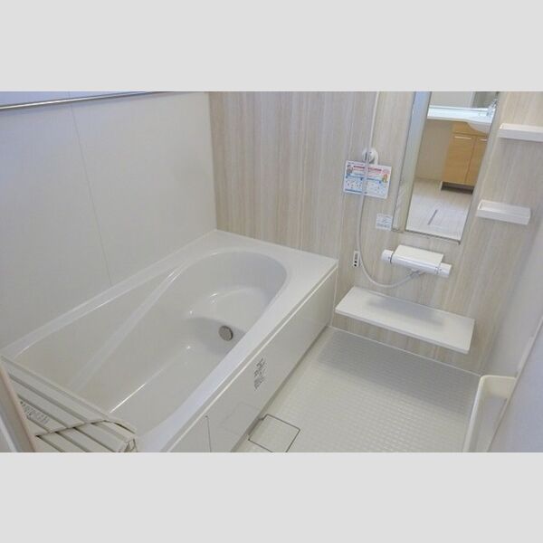 バス (追い焚き給湯式浴室　浴室乾燥機付)