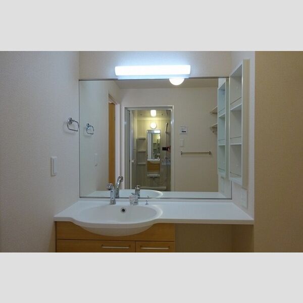 洗面所 (ワイドカウンター洗髪洗面化粧台)