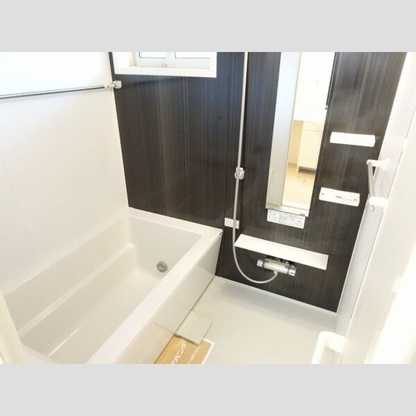 バス (追い焚き給湯式浴室)