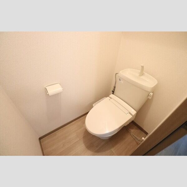 トイレ (温水洗浄暖房便座)