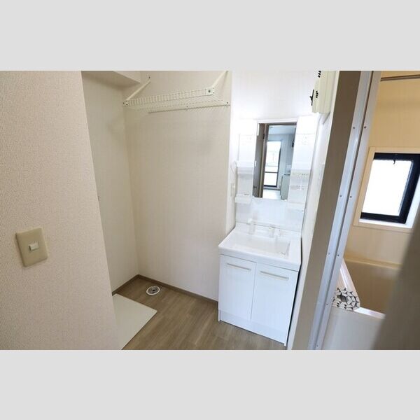 洗面所 (洗髪洗面化粧台)