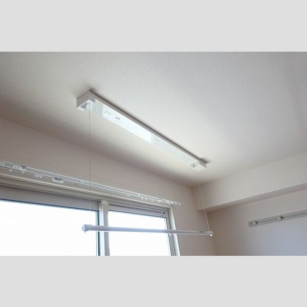 その他設備 (雨の日に大活躍の室内物干し)