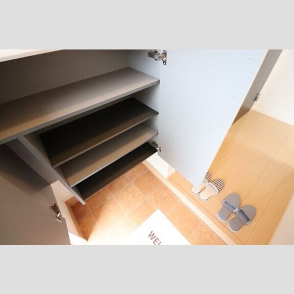 玄関 (シューズボックス)