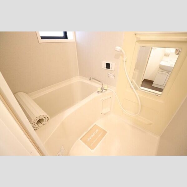 バス (追い焚き給湯式浴室(小窓付))