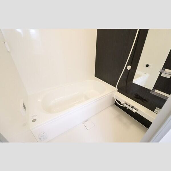 バス (追い焚き給湯式浴室)