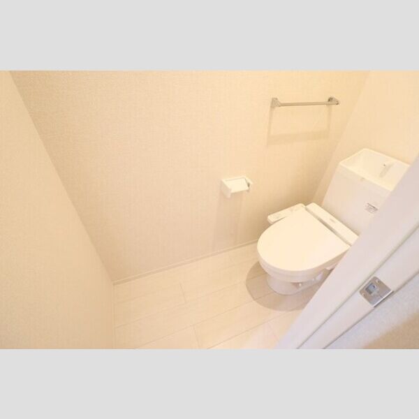 トイレ (温水洗浄暖房便座)