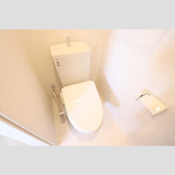 トイレ (温水洗浄暖房便座)