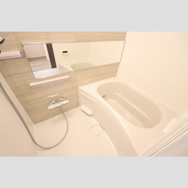 バス (追い焚き給湯式浴室)