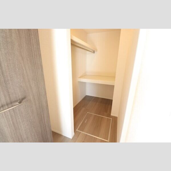 収納 (ウォークインクローゼット)