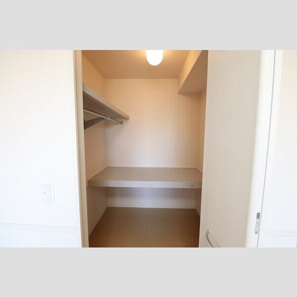 収納 (ウォークインクローゼット)