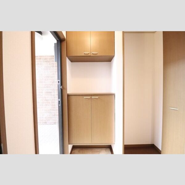 玄関 (シューズボックス)