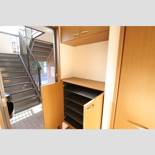 玄関 (シューズボックス)