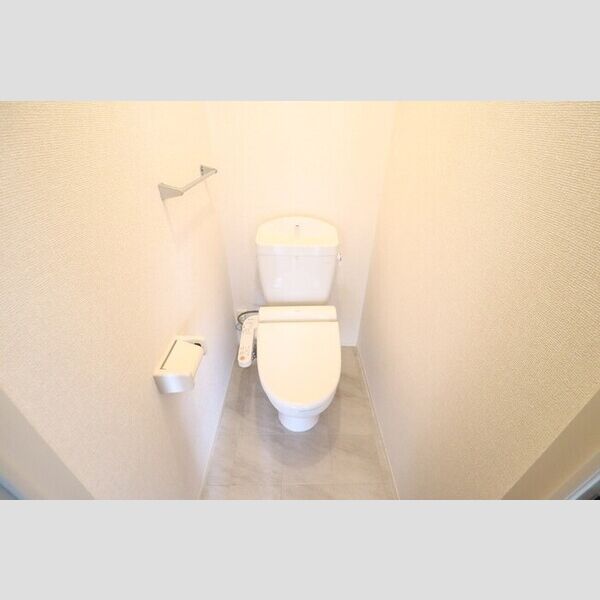 トイレ (温水洗浄暖房便座)