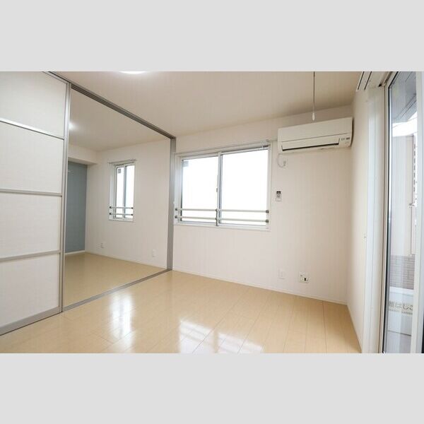 その他 (リビング全景(別角度))