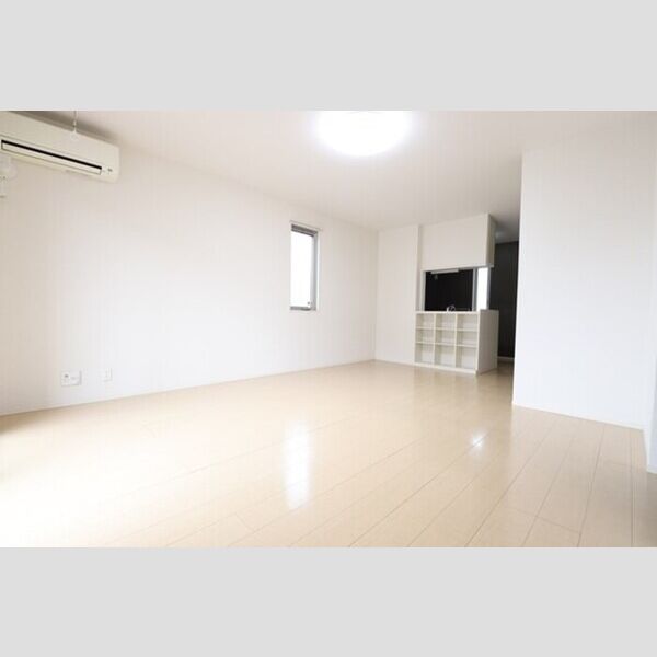 その他 (リビング全景(別角度))