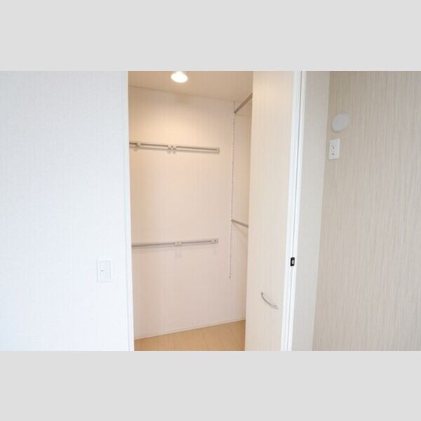 収納 (ワンステップクローゼット)