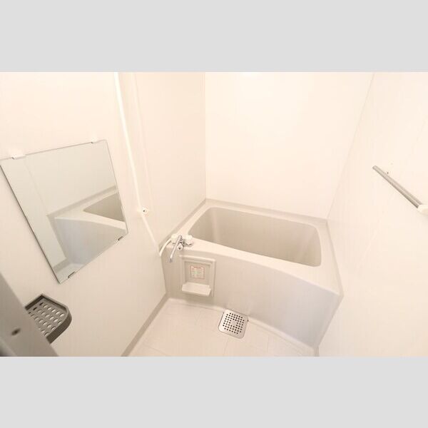 バス (給湯式浴室)