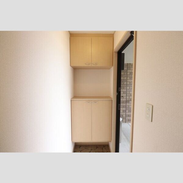 玄関 (シューズボックス)