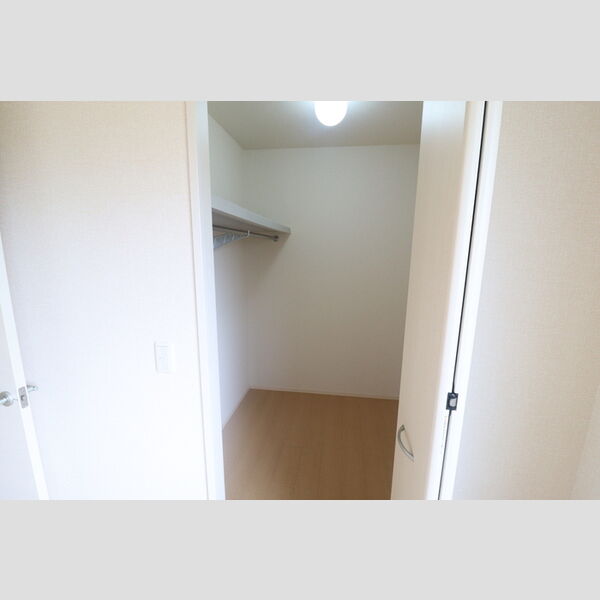 収納 (ウォークインクローゼット)