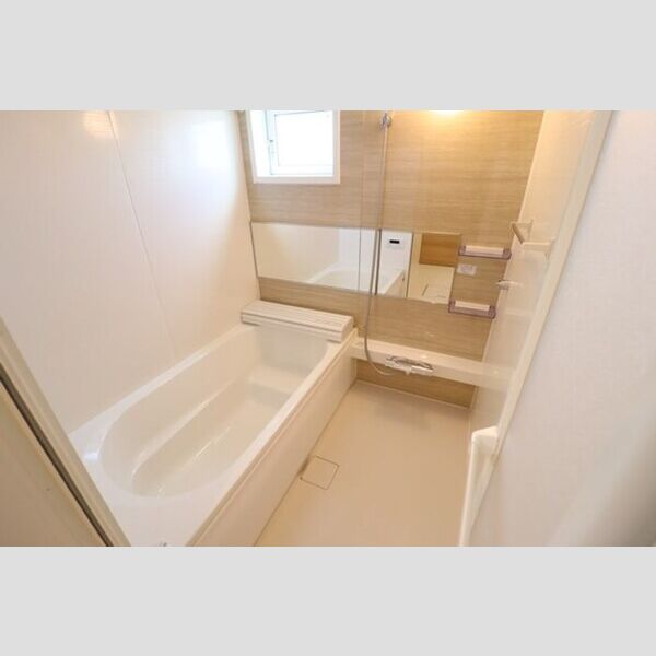 バス (追い焚き給湯式浴室(小窓・浴室換気乾燥機付))