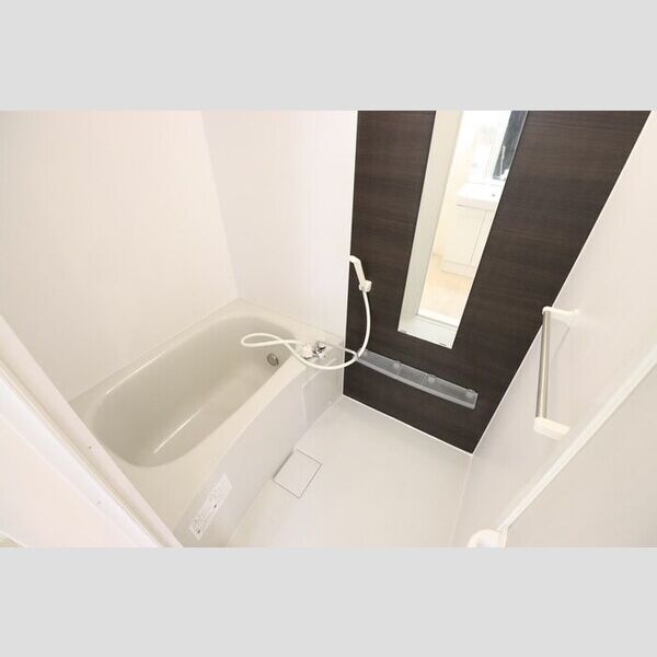 バス (追い焚き給湯式浴室)