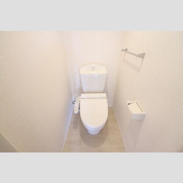 トイレ (温水洗浄暖房便座)