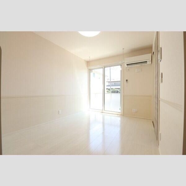 その他 (リビング全景(別角度))