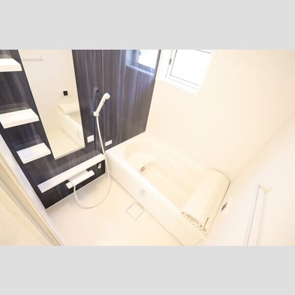 バス (追い焚き給湯式浴室(小窓・浴室換気乾燥機付))