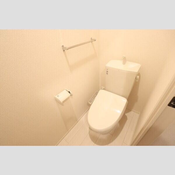 トイレ (温水洗浄暖房便座)