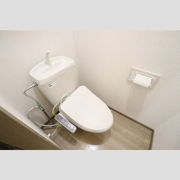トイレ (温水洗浄暖房便座)